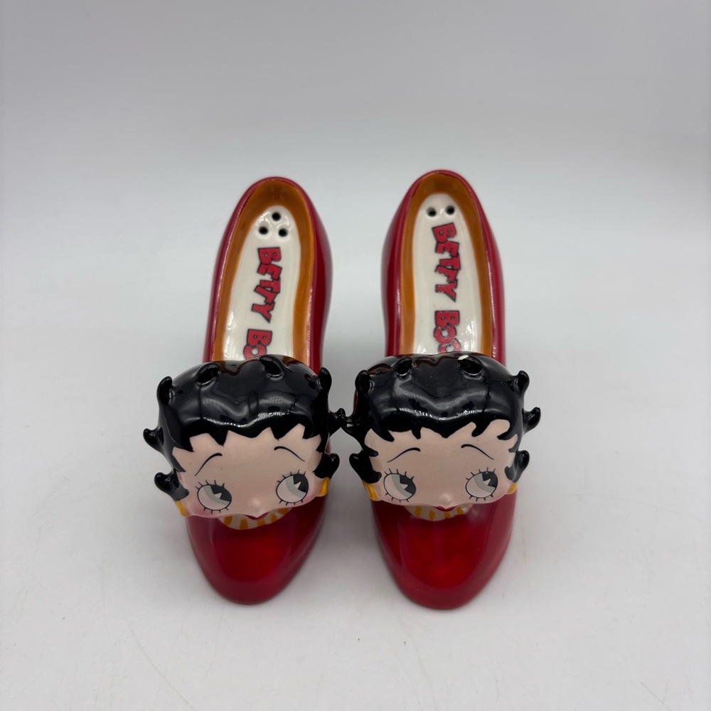 Vintage Vandor Betty Boop High Heel Shoes Betty Salt and Pepper Shakers